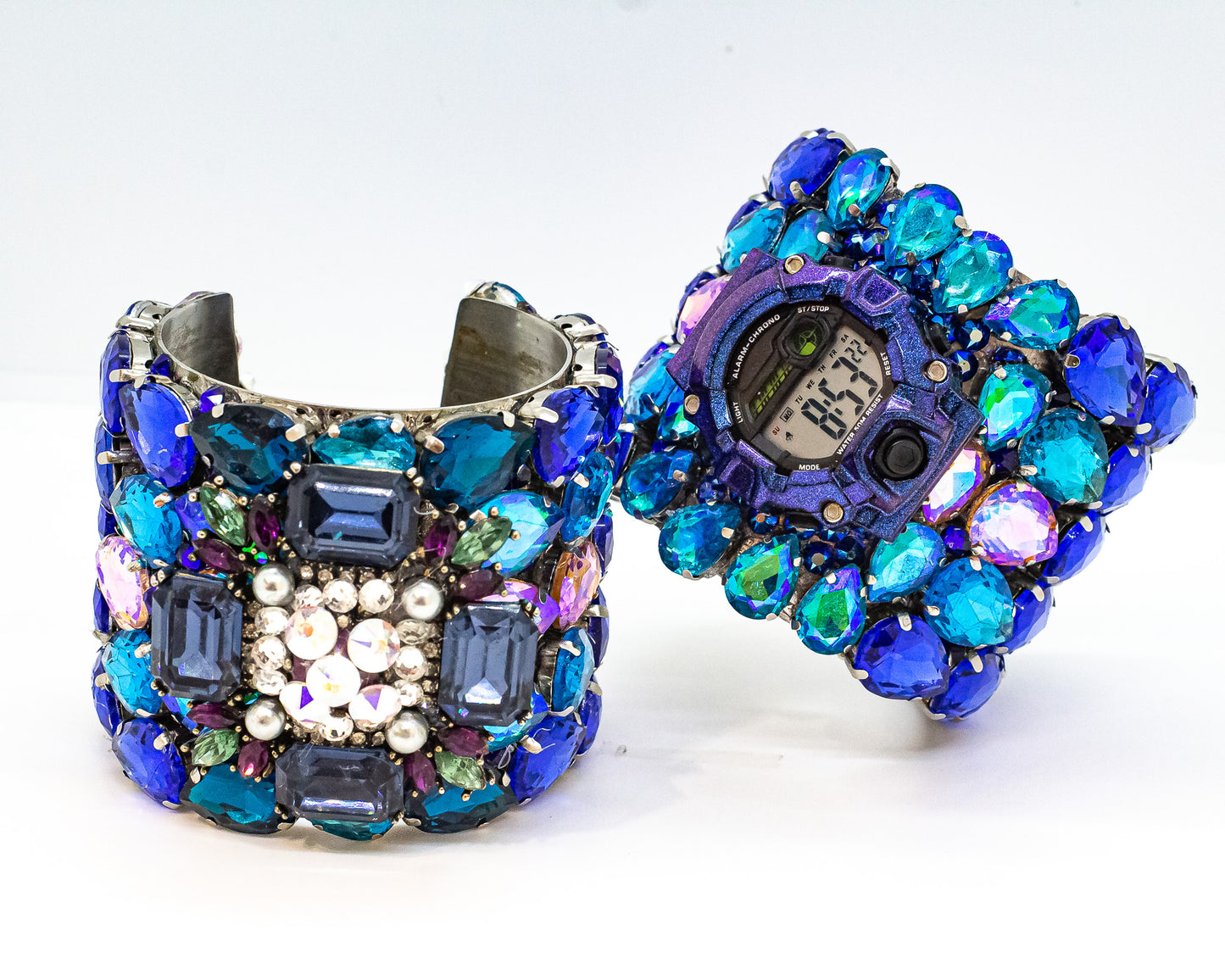 IC-Blue Therapy Hard Cuff Metallic Bracelet